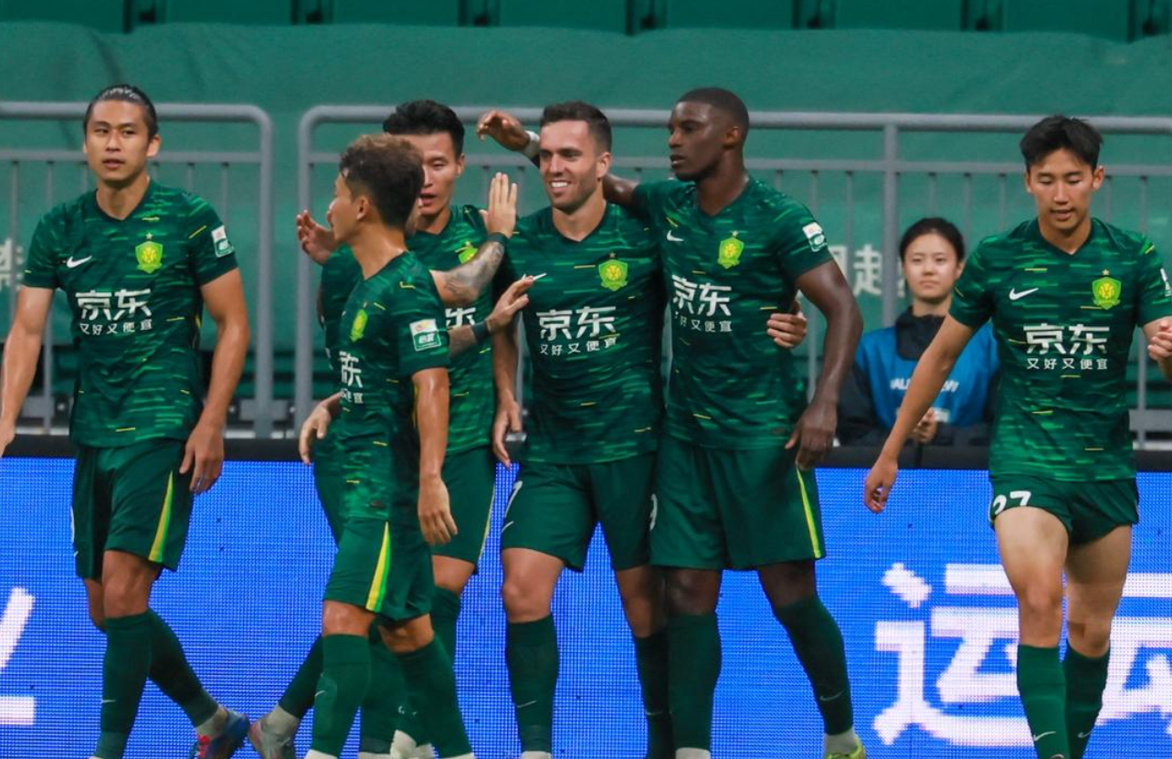 中超夺冠热门又赢了:豪取4连胜,升到第2名,仅落后榜首1分